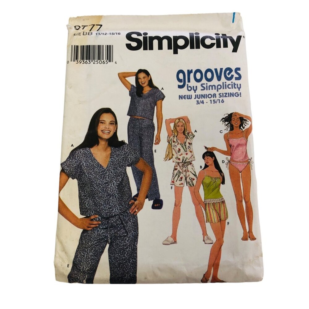 Vintage Simplicity Sewing Pattern 9777 Juniors Loungewear Tops Panties Shorts